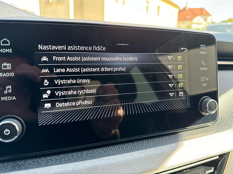 Škoda Scala 1,0 TSI Selection - fotka 15 z 22