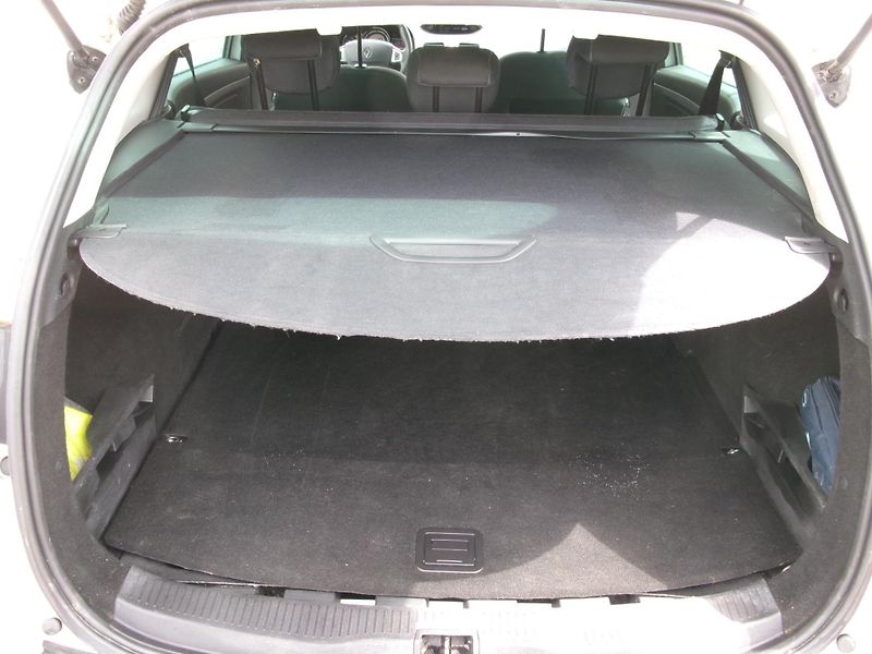 Renault Mégane (2011) 1,5dCi AUT AC BT TEMP TAŽNÉ - fotka 13 z 26
