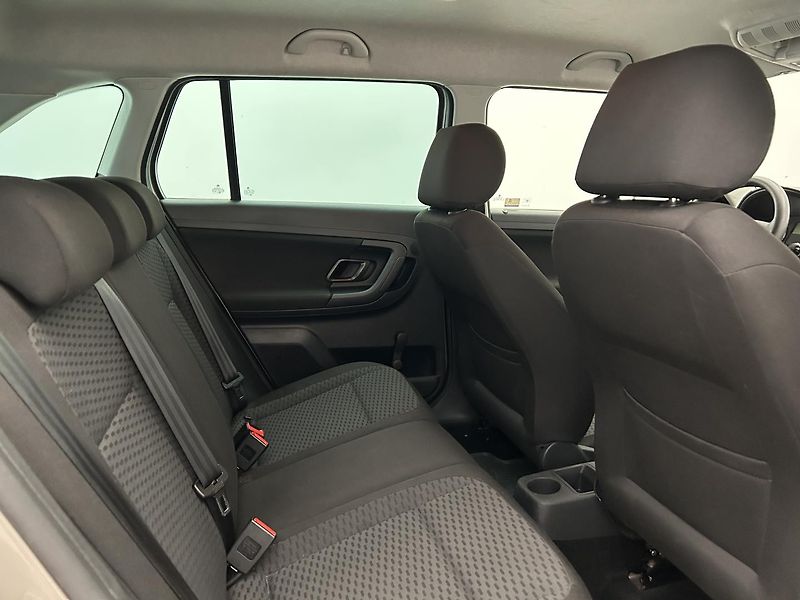 Škoda Fabia 1.2 TSI Ambiente - fotka 16 z 22