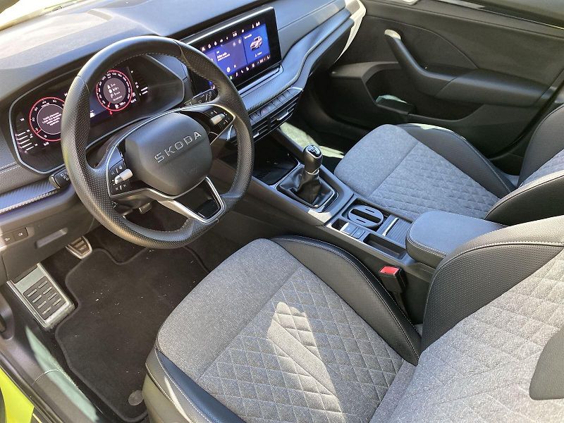 Škoda Octavia (2025) Combi 1.5 TSI SportLine - fotka 8 z 36