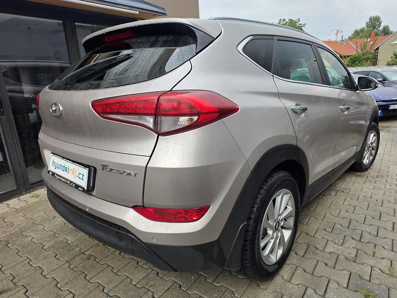 Hyundai Tucson (2016) 1.7-1MAJ.-TOP STAV-NAVI-KAMERA - fotka 8 z 12
