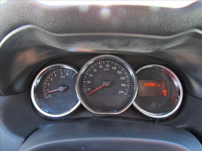 Dacia Duster 1,6 i 84kW 4x4 - fotka 13 z 25