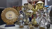 A toto je část trofejí, které získal při závodech Jaroslav Reček