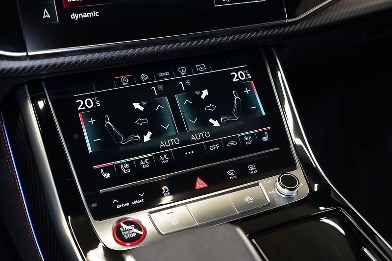 Audi RS Q8 Exclusive, Karbon brzdy, Pano - fotka 41 z 50