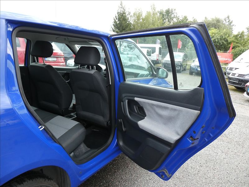 Škoda Fabia 1,2 HTP 1.MAJITEL, klimatizace - fotka 18 z 27