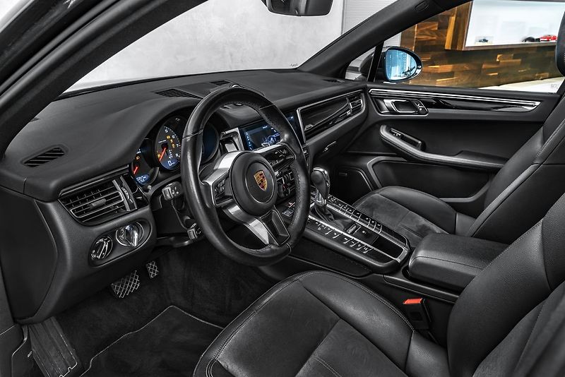 Porsche Macan S Sport Chrono Vzduch - fotka 12 z 23