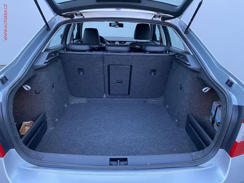 Škoda Octavia (2013) 1.8 TSi, Elegance, DSG - fotka 7 z 19