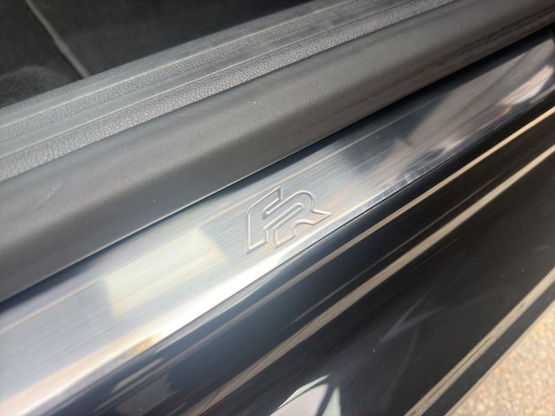 Seat Leon (2017) FR 2.0 TDI 110KW DSG - fotka 23 z 27