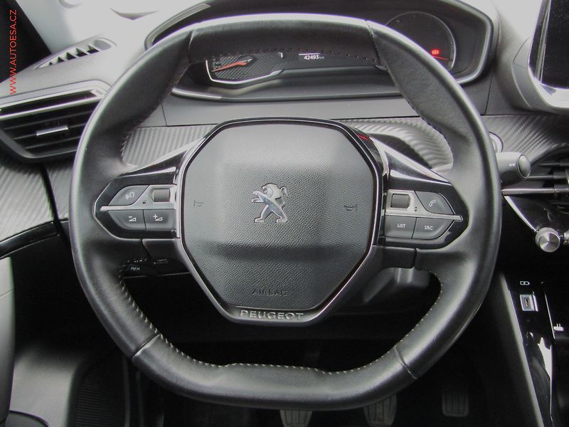 Peugeot 2008 (2021) 1.2PT, Allure - fotka 14 z 22