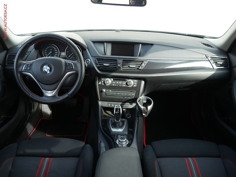 BMW X1 (2012) 2.0D xDrive 20d, AT - fotka 8 z 17