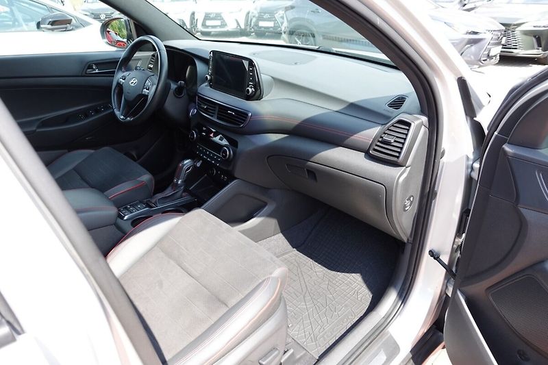 Hyundai Tucson 1,6GDi 130kW A/T 4x4 N-Line, P - fotka 11 z 35