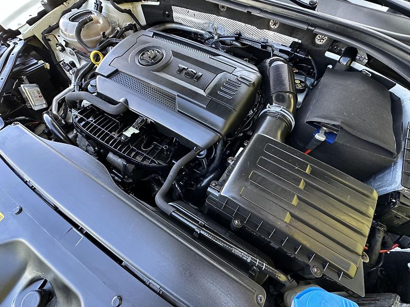Škoda Superb (2016) 1.8TSI/132kW *STYLE* 1.Maj.  - fotka 24 z 38