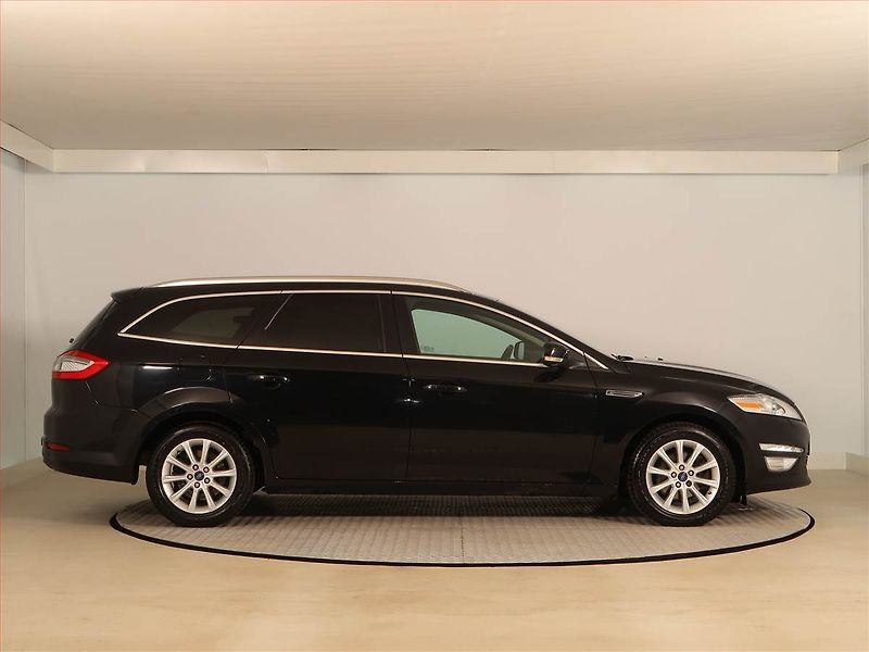 Ford Mondeo (2014) 2.0 TDCi, Automat, Navi - fotka 6 z 25