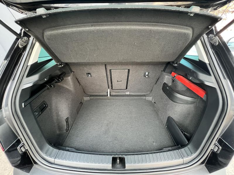 Škoda Karoq Style 1.5TSi DSG KAMERA NAVI - fotka 33 z 50