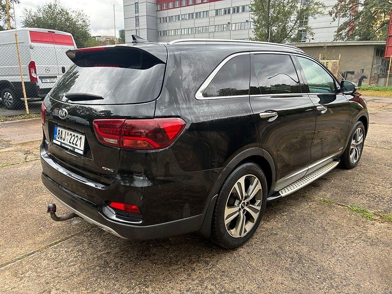 Kia Sorento GT LINE 2.2 CRDi 4x4 7 míst - fotka 6 z 25