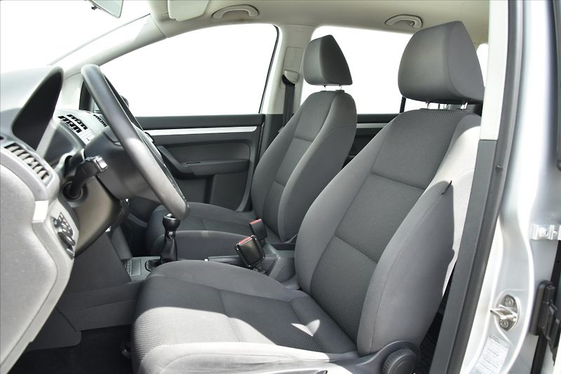 Volkswagen Touran 1.6TDI 77kW KLIMA SERVIS.KNIHA - fotka 9 z 20