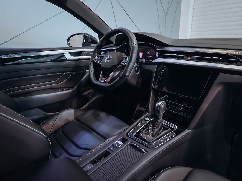 Volkswagen Arteon Shooting Brake R-Line 4Motion 2.0 TDI - fotka 19 z 32