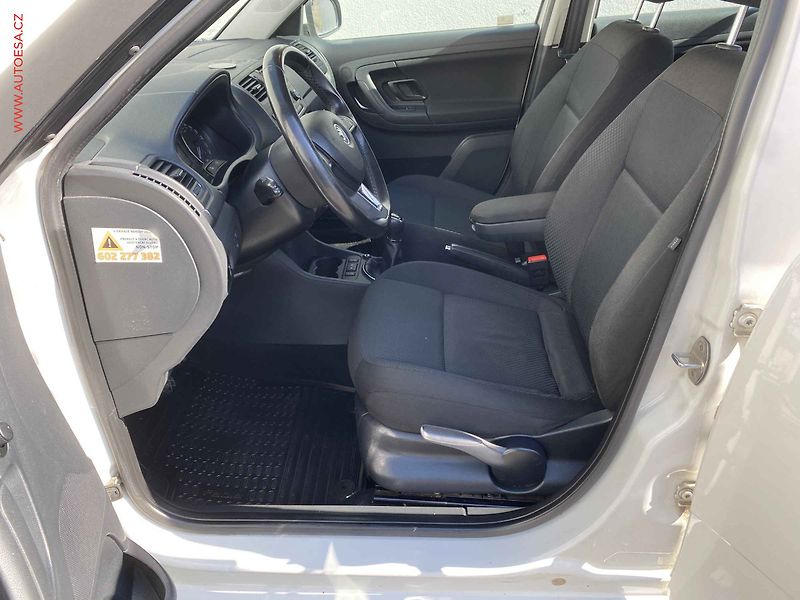 Škoda Fabia (2013) 1.2TSi, Elegance - fotka 9 z 20