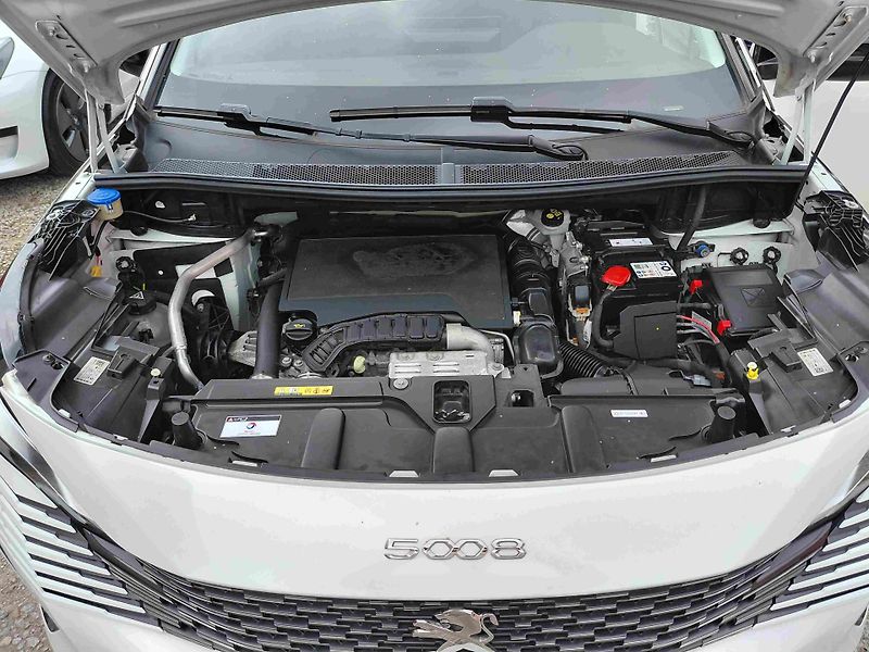 Peugeot 5008 1,2PT EAT8 ALLURE - fotka 18 z 21