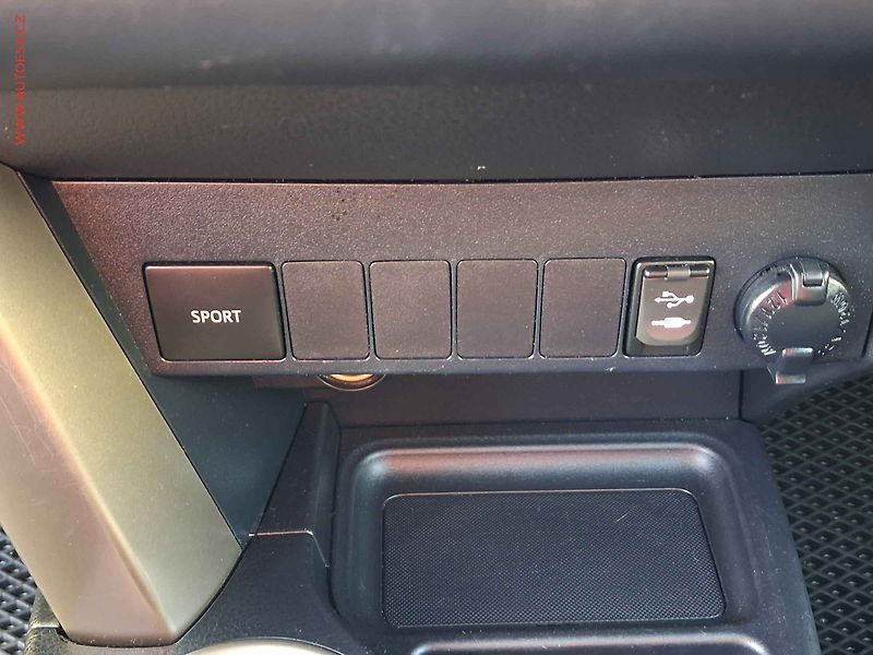 Toyota RAV4 (2014) 2.2 D-4D 4x4, ČR, AC, TZ - fotka 18 z 22