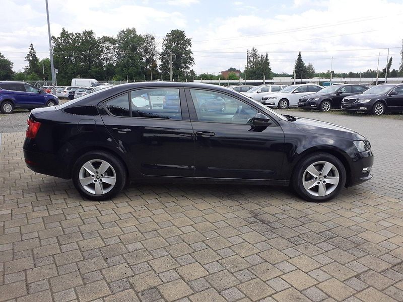 Škoda Octavia (2018) 1.4 TSi  110 Kw ČR - fotka 3 z 32
