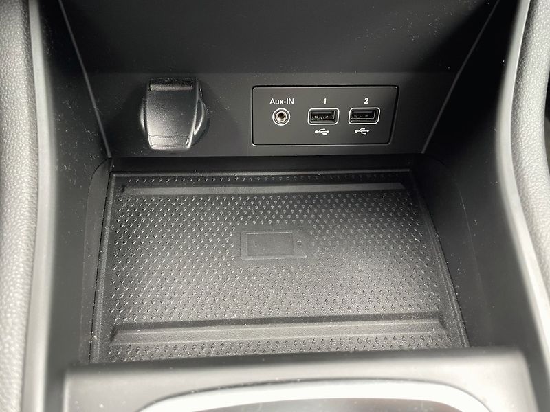 Renault Captur (2023) 1.0 TCe,67kW,Intens,1.Maj,ČR - fotka 22 z 32
