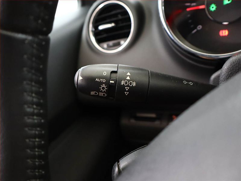 Peugeot 3008 (2012) 1.6 HDi, Serv.kniha, Navi - fotka 16 z 17