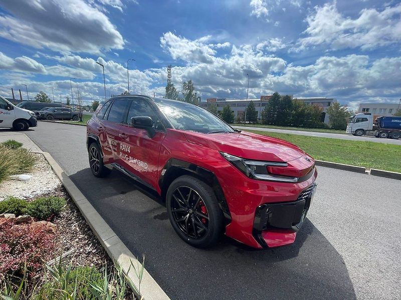 Toyota RAV4 2.5L PHEV CVT 4X4 GR SPORT - fotka 8 z 31