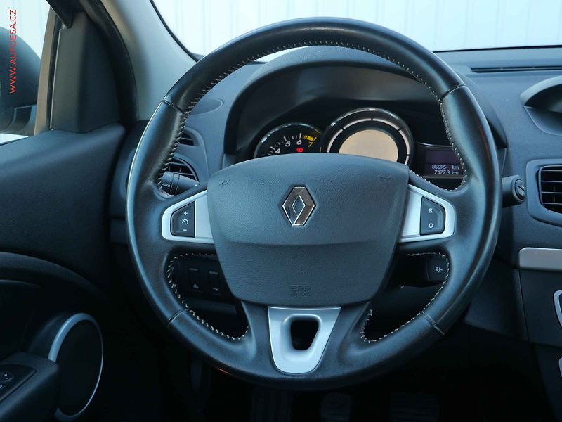Renault Fluence (2013) 1.6i 16V, ČR, Techno - fotka 14 z 19