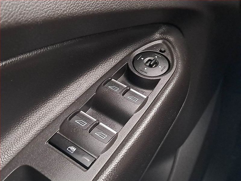Ford Kuga (2015) 2.0 TDCi, 4X4, Kůže, Navi - fotka 19 z 19