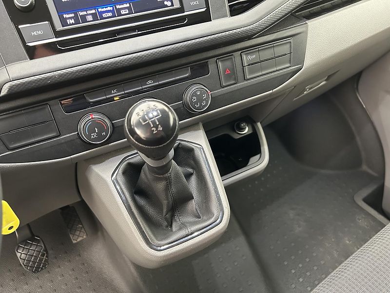 Volkswagen Transporter 2.0 TDI - fotka 18 z 23