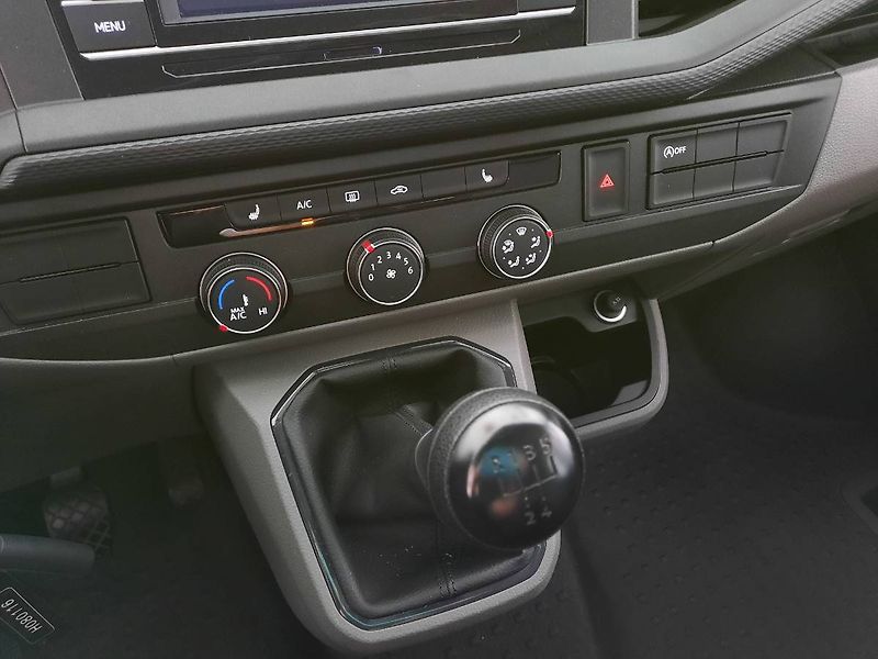 Volkswagen Transporter (2024) 6.1 2.0 TDI (81kW/110k) 9 míst - fotka 13 z 22