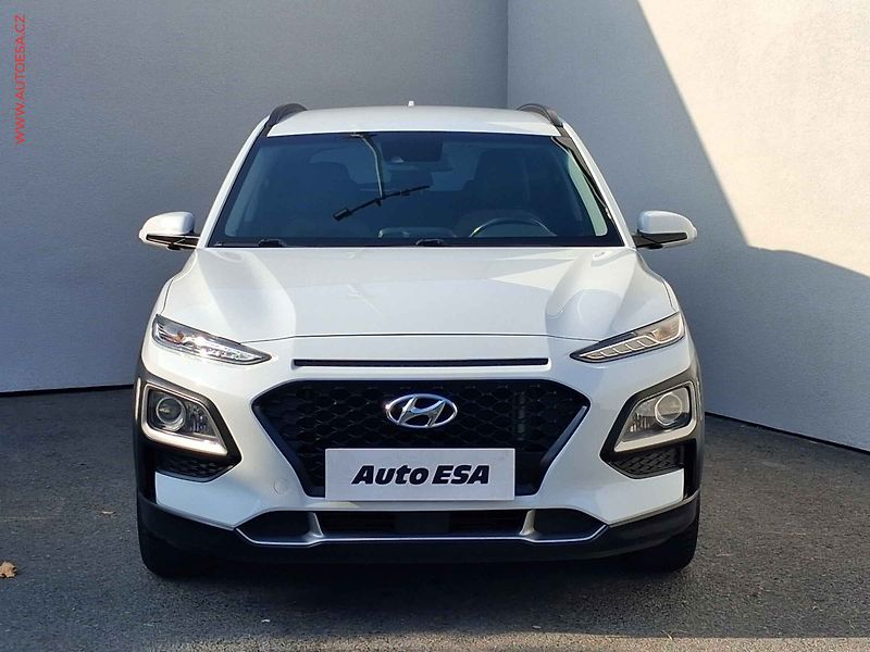 Hyundai Kona (2018) 1.0 T-GDi, AC, navi, park - fotka 2 z 19