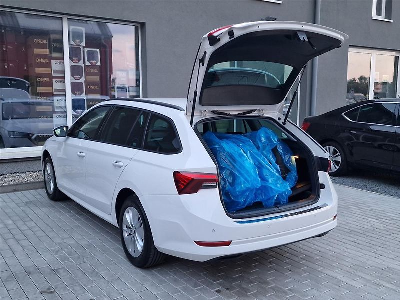 Škoda Octavia 2.0TDI Combi, původ ČR,1.Maj. - fotka 41 z 50
