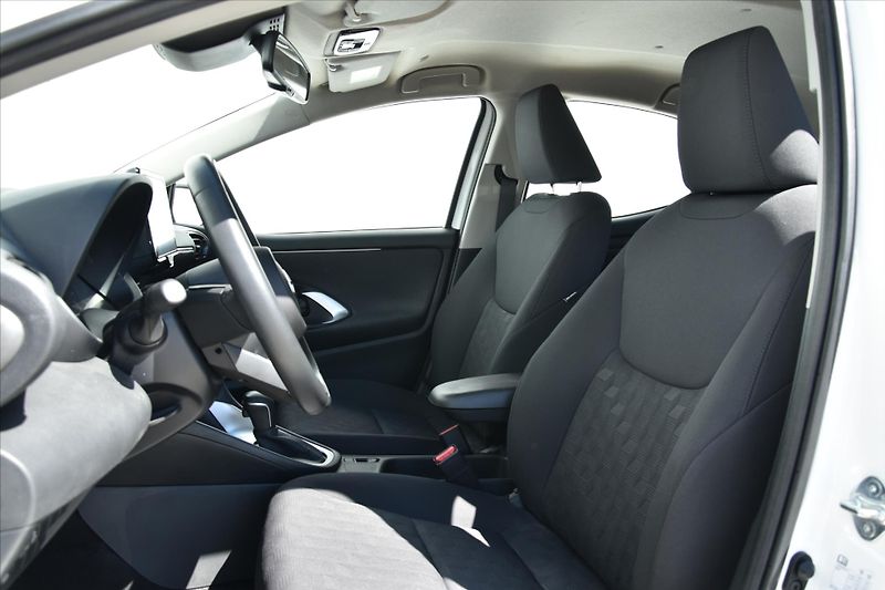Toyota Yaris 1.5 HYBRID e-CVT A/T ACC - fotka 9 z 22