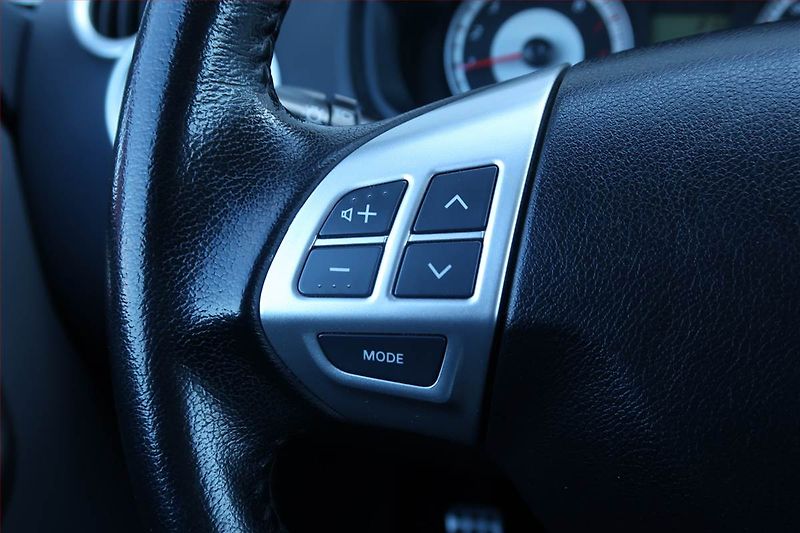 Mitsubishi Colt (2013) 1.3, Tempomat, Vyhř. sedaček - fotka 15 z 19