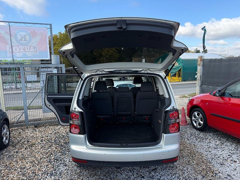 Volkswagen Touran (2009) 1.9TDI 77kW *Tažné*ALU*Servis* - fotka 19 z 21