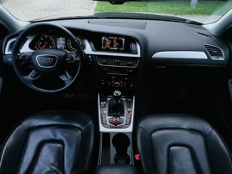 Audi A4 2.0TDI MAN 1MAJITEL VÝHŘEV LED - fotka 23 z 42