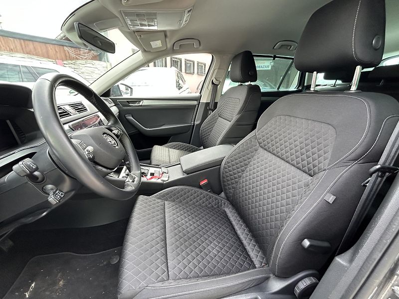 Škoda Superb (2022) 2.0 TDi 110 KW DSG - fotka 13 z 27