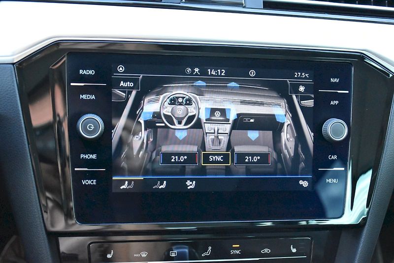Volkswagen Passat (2021) COMBI ELEGANCE 1.5 TSI 110 kW - fotka 18 z 32