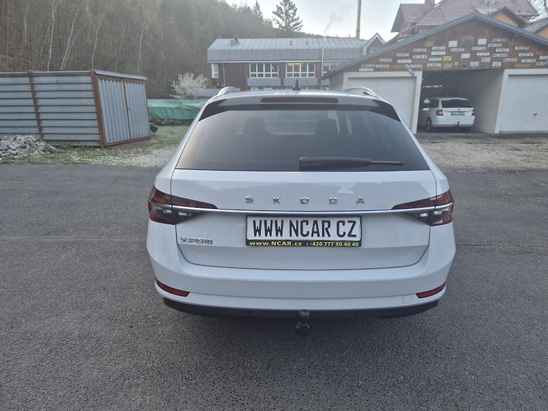 Škoda Superb Combi 2,0TDi DSG 110kw 17ALU - fotka 8 z 44