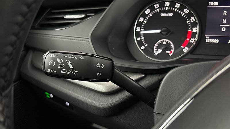 Škoda Octavia 2.0 TDI DSG Ambition - fotka 14 z 26