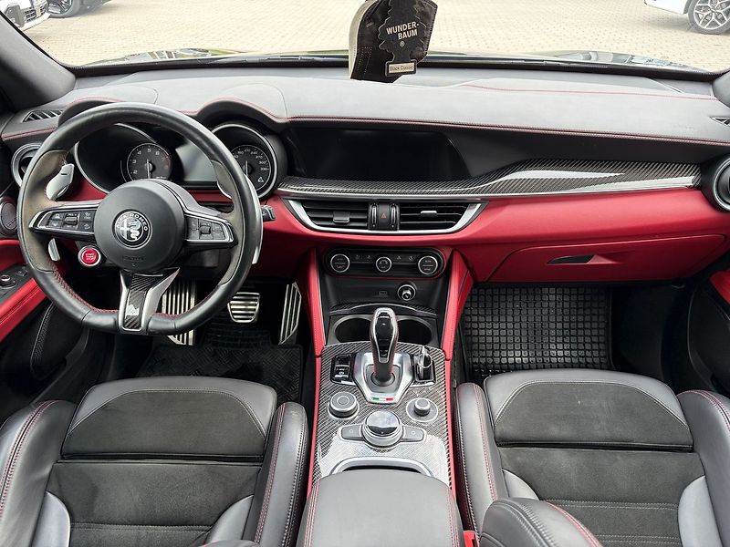 Alfa Romeo Stelvio 2.9 V6 BITURBO 510K AT8 QUADRI - fotka 9 z 10
