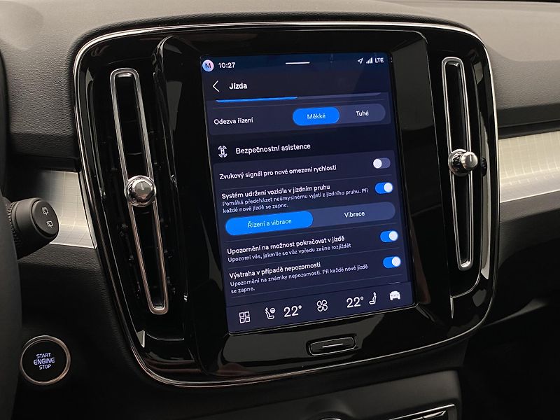 Volvo XC40 (2026) B3 AUT DARK ULTRA  - fotka 46 z 64