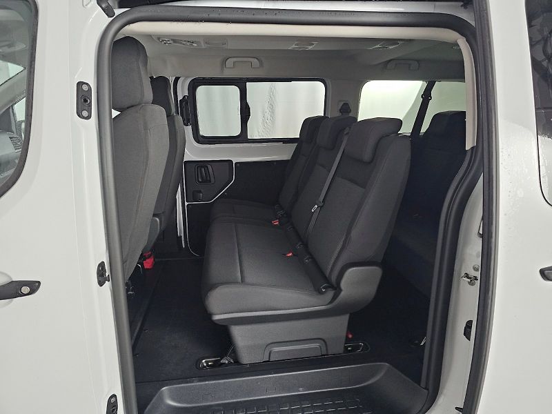 Toyota ProAce Verso (2024) 2.0D 106kW L2 COMBI 8MÍST - fotka 7 z 26
