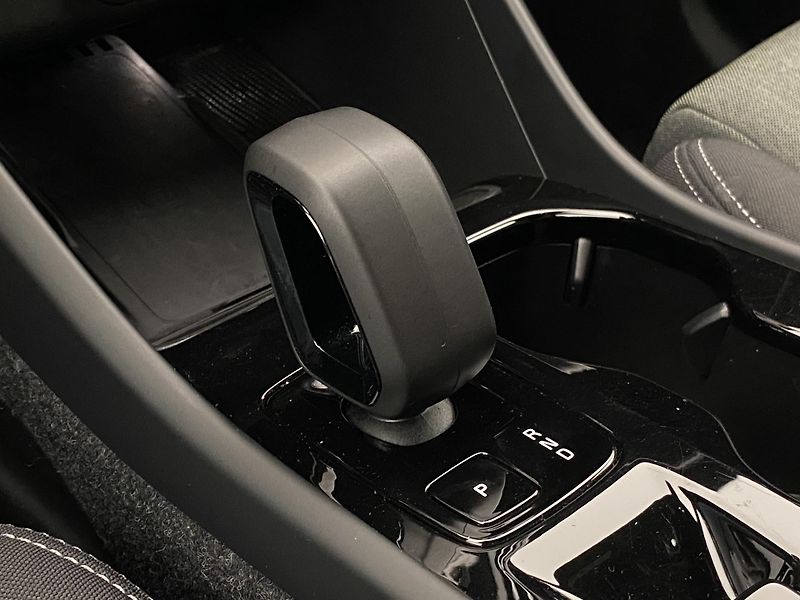 Volvo XC40 B3 AUT DARK PLUS - fotka 35 z 62