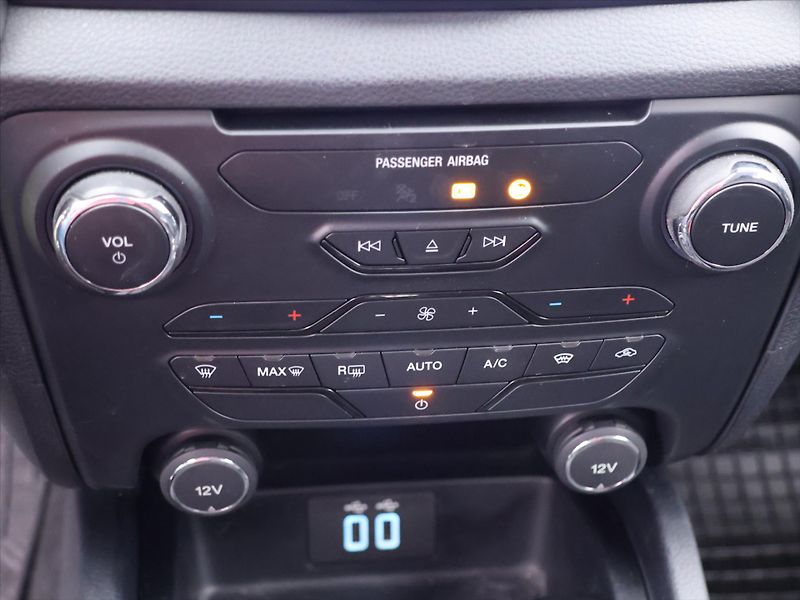 Ford Ranger 2,0 TDCi 125kW XLT CZ DPH Tažn - fotka 20 z 28