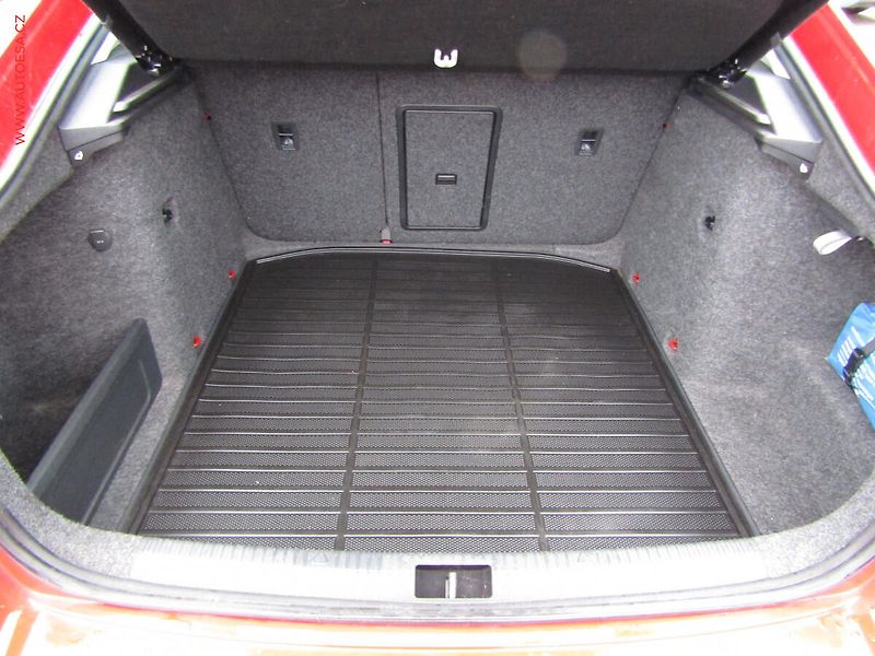 Škoda Octavia (2015) 1.6 TDi 4x4, Edition, bixen - fotka 7 z 23
