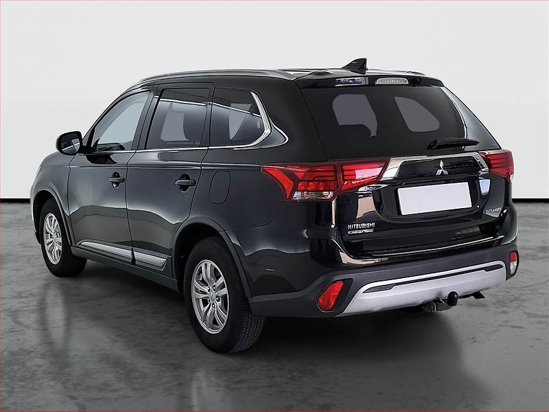 Mitsubishi Outlander (2019) 2.0, 4X4, Automat, ČR,1.maj - fotka 4 z 21