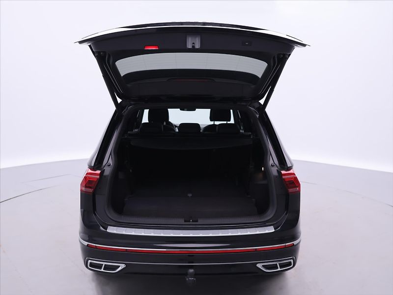 Volkswagen Tiguan Allspace 2,0 TSI DSG 4M R-Line 7Míst DP - fotka 9 z 38